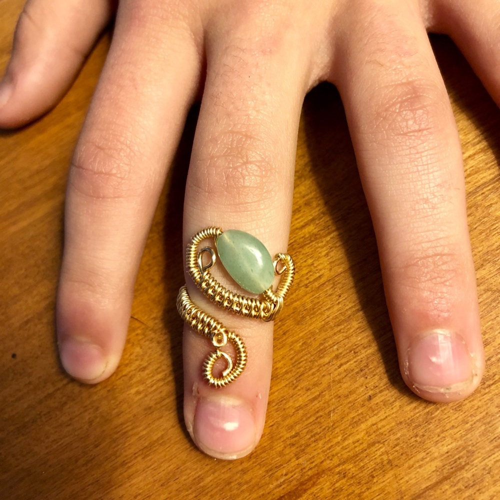 Adjustable midi ring with Jade!